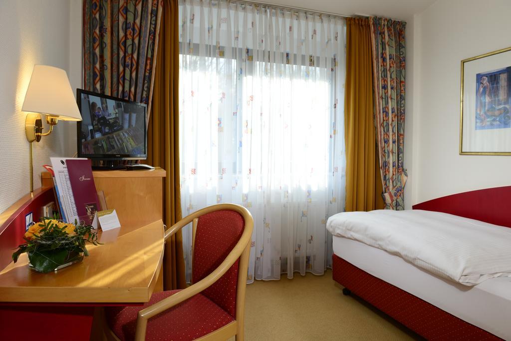 Hotel Spiegel โคโลญ ภายนอก รูปภาพ