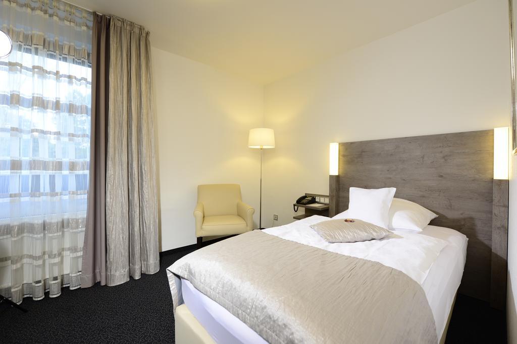 Hotel Spiegel โคโลญ ภายนอก รูปภาพ