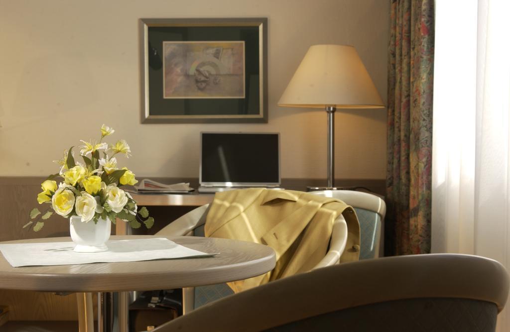 Hotel Spiegel โคโลญ ภายนอก รูปภาพ